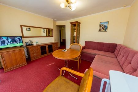 Люкс 2-местный 2-комнатный (с балконом, корпус 1)